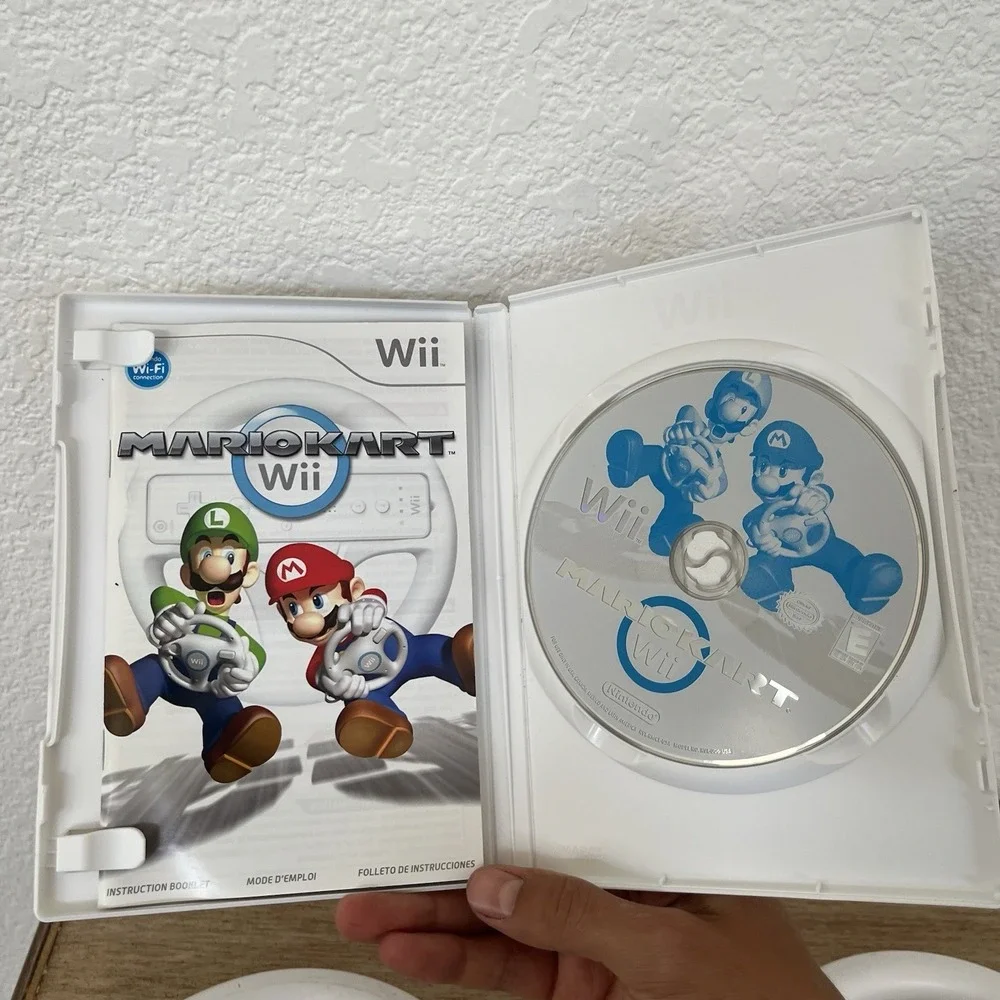 Mario Kart Wii CIB W/ Manual + 2 Steering Wheels - Wii
